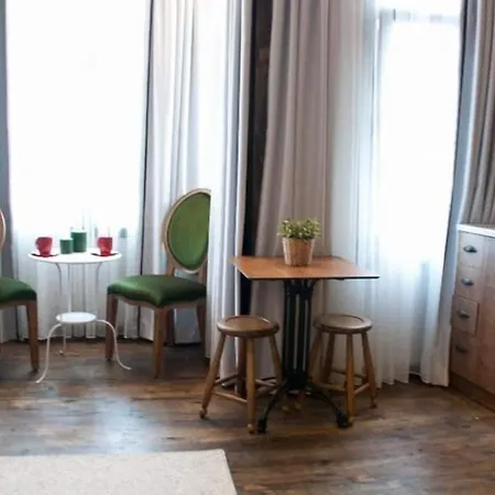 Arx Aparthotel 3*