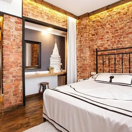 Arx Aparthotel 3*
